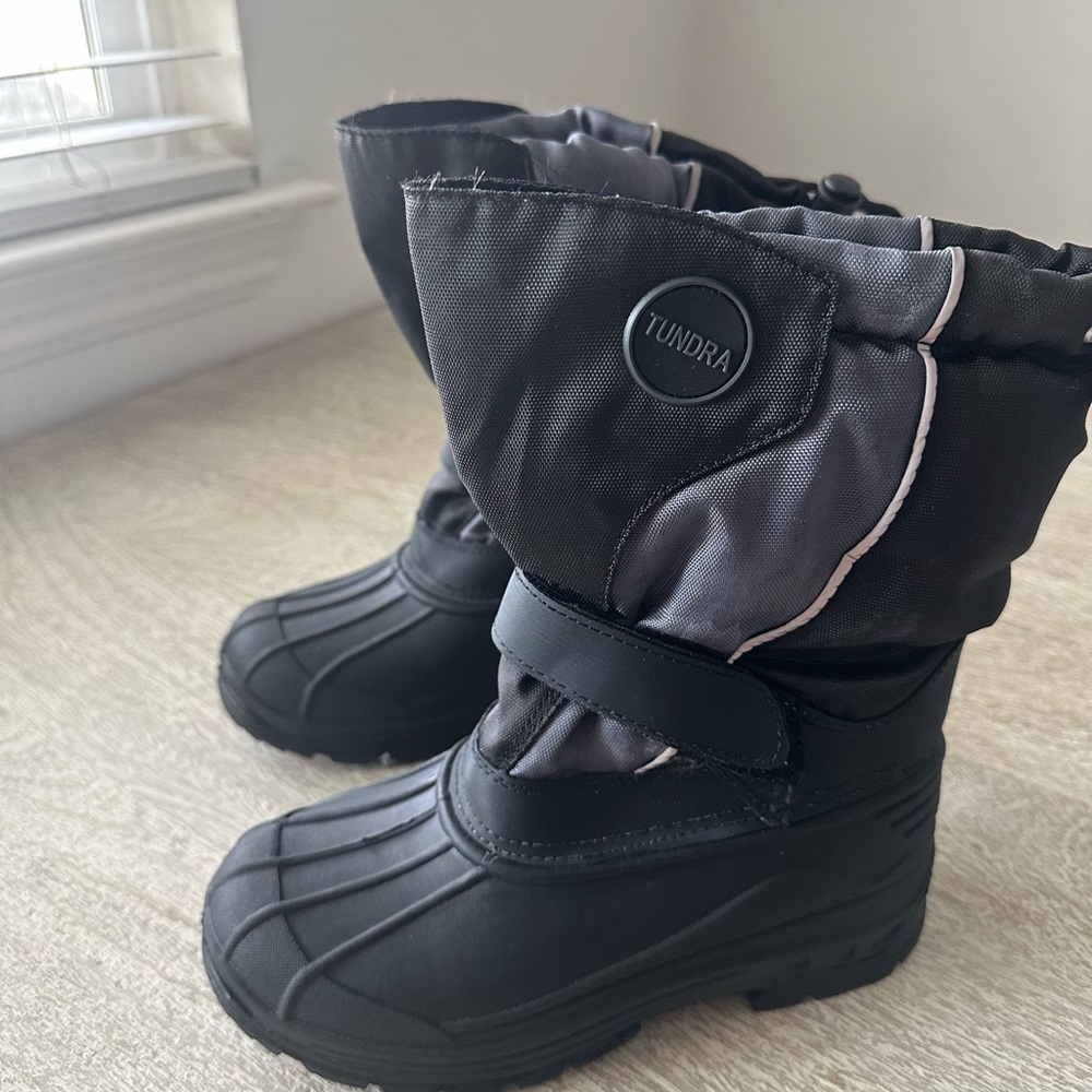 Tundra Black Winter Boots